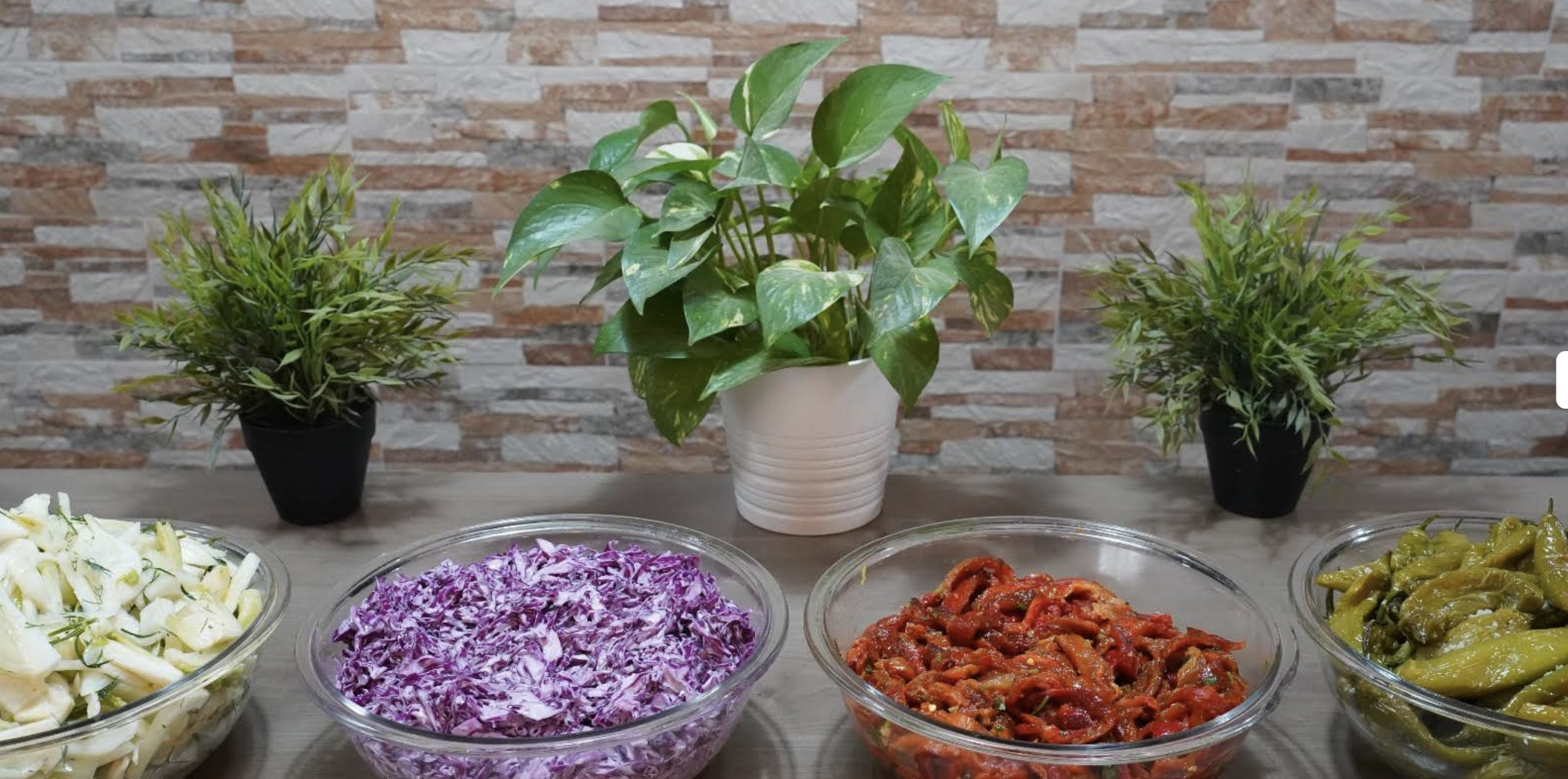 מגוון סלטים מובחרים